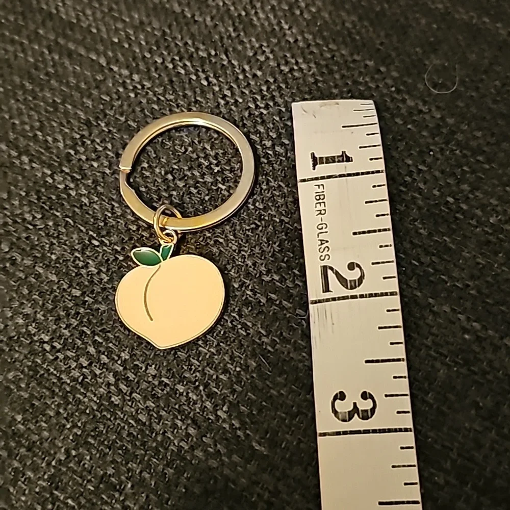 Peach Keychain🎄36